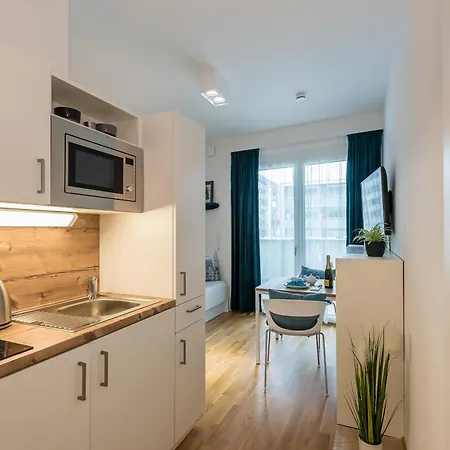 Serviced Muenchen-messe/g Münih